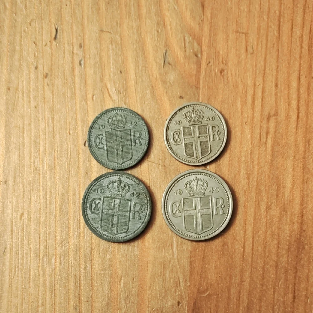 1942 Wartime Icelandic AURAR. ZINC and COPPER NICKEL
